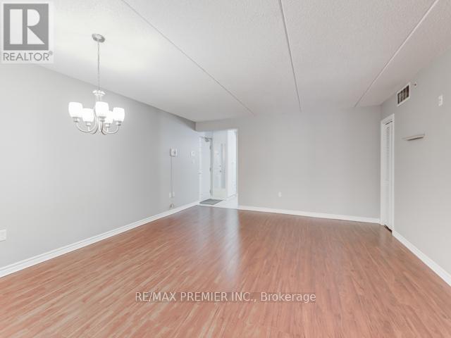 Photo du bâtiment - 1380 Main St E