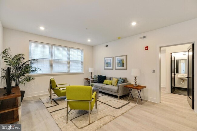Foto del edificio - 3045-51 Richmond St