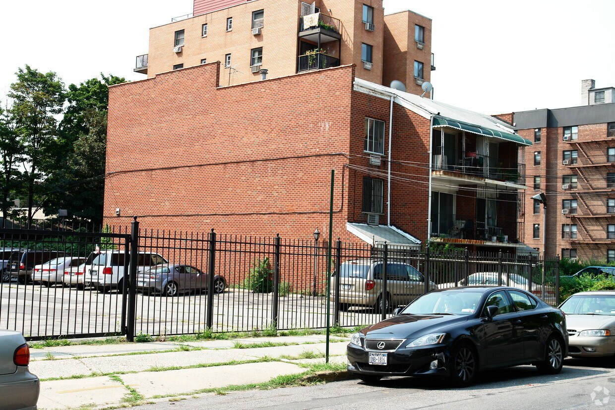 Building Photo - 14474-14476 38th Ave