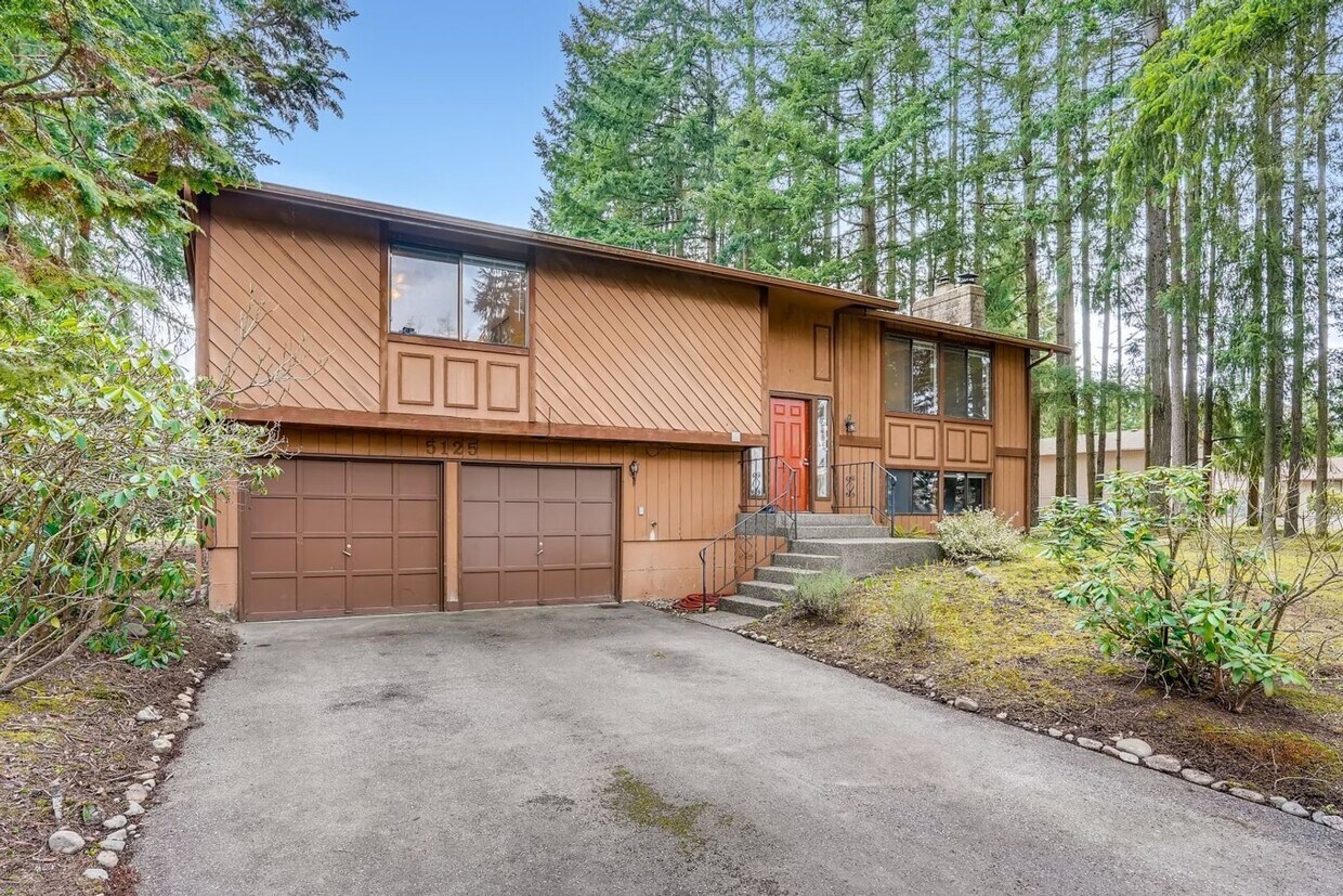 Primary Photo - Tour Today, Move-In December 4th! Beautiful Upgraded Massive 4BR/3BA Home On One Acre Lot!!!