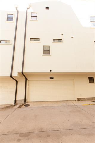 Building Photo - 2117 Albany St