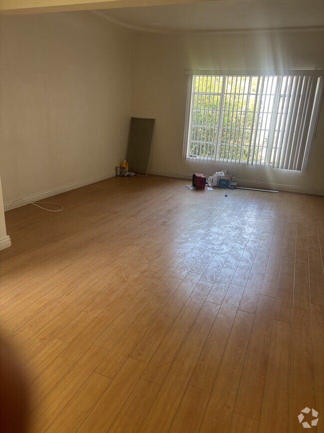 Building Photo - 1809 W 39th Pl