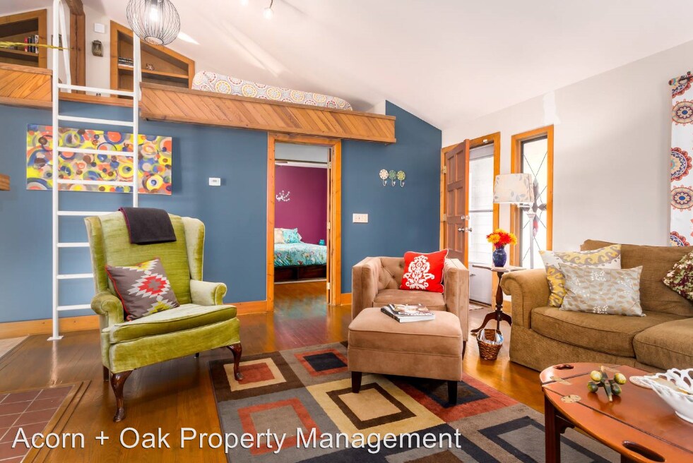 Primary Photo - 2 br, 1 bath House - 2204 Summit St