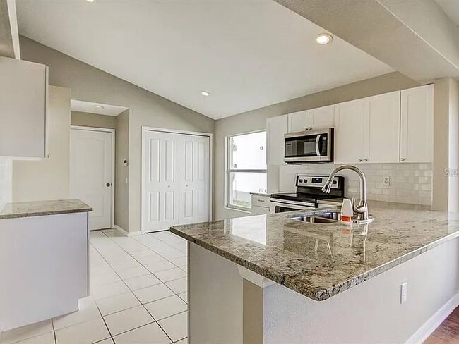 Foto del edificio - 7692 Stonebrook Cir