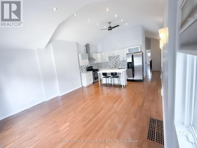 Building Photo - 25 Belgravia Ave
