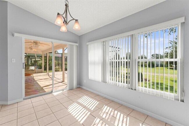 Building Photo - 25316 Crestwater Dr