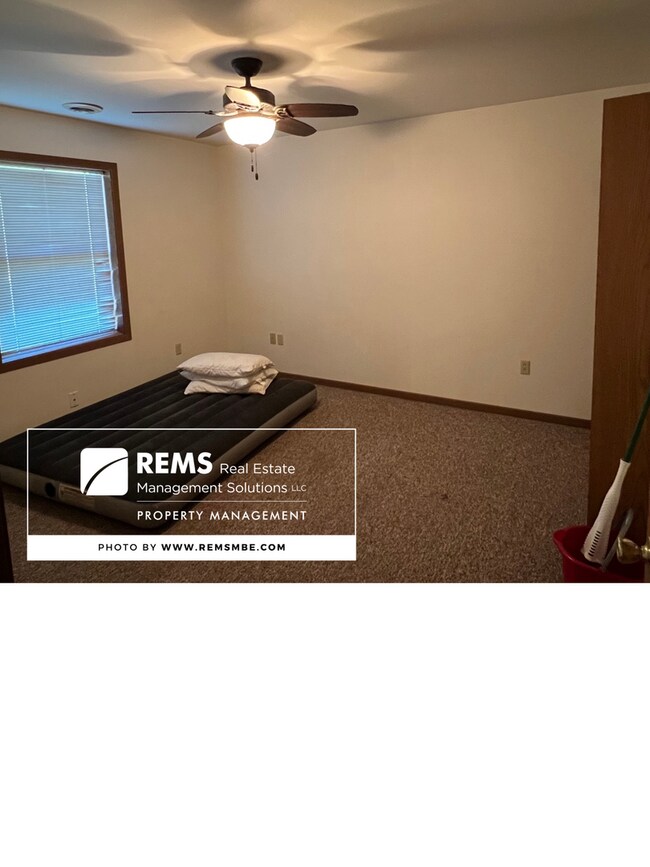 Building Photo - E6915 Chadwick Rd