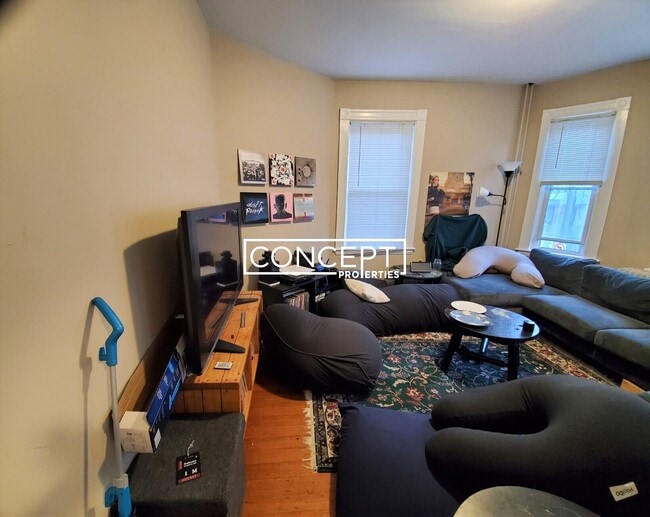 Building Photo - 6-A Sunset St. Unit 2