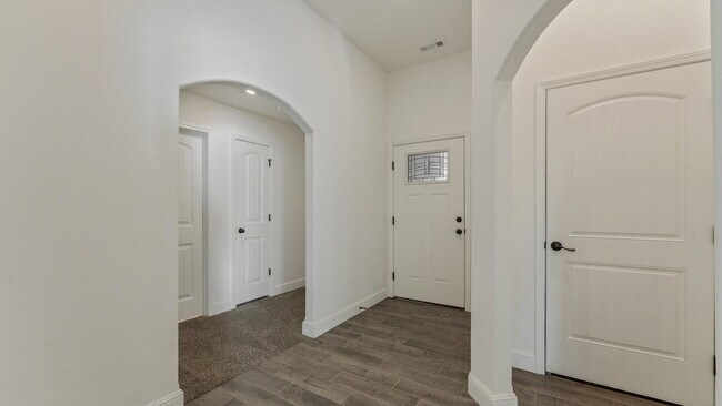 Photo - "Charming 3-Bed Oasis with Granite Touches & Cozy Fireplace in Bentonville!" Apartment