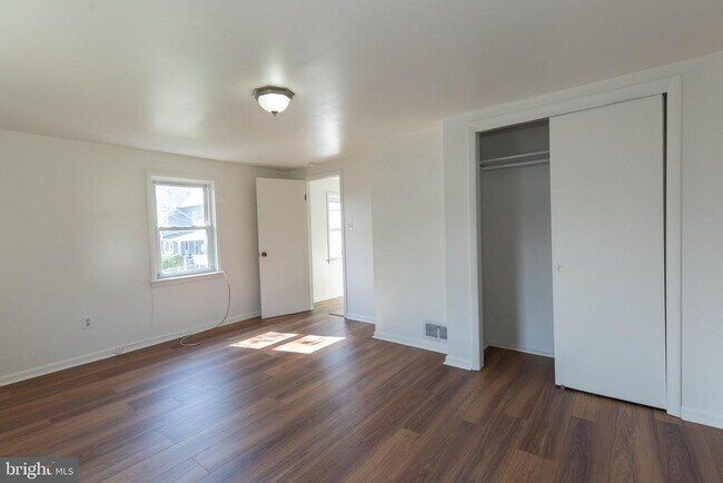 Foto del edificio - 413 S Lawrence St