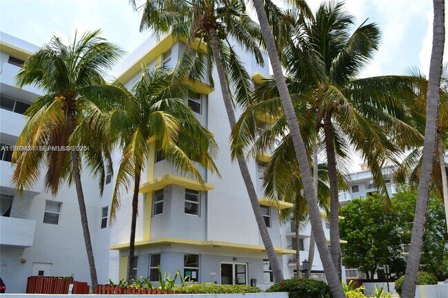 Foto del edificio - 80 S Shore Dr