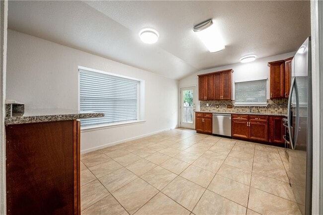 Building Photo - 902 Mammoth Ct