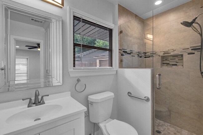 Foto del edificio - 3327 Wentworth St