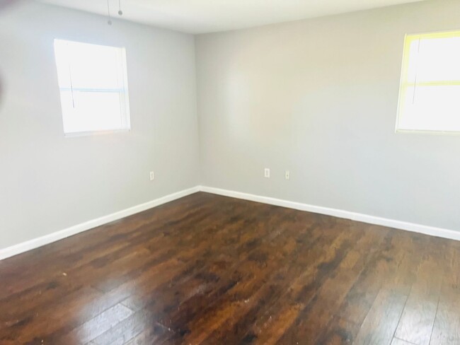 Building Photo - NEW ORLEANS - 4 Bedroom Home Immediately A...