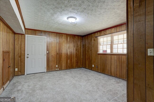 Building Photo - 170 N Star Trail SW