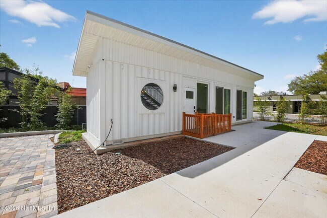 Foto del edificio - 8778 Waterfront Terrace