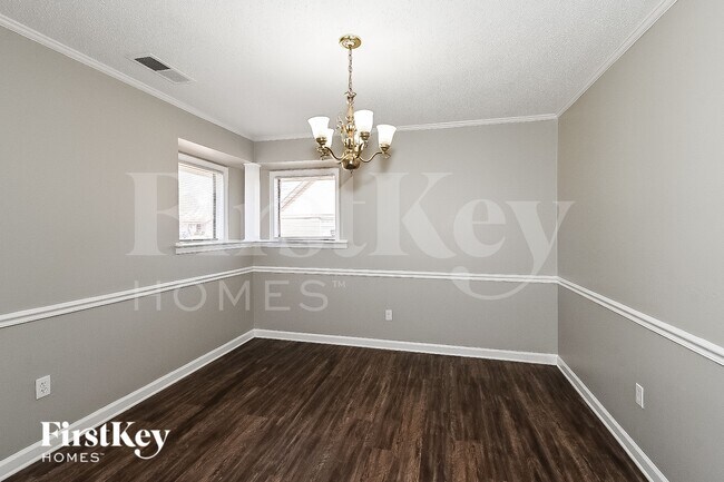 Foto del edificio - 4484 Westbury Dr