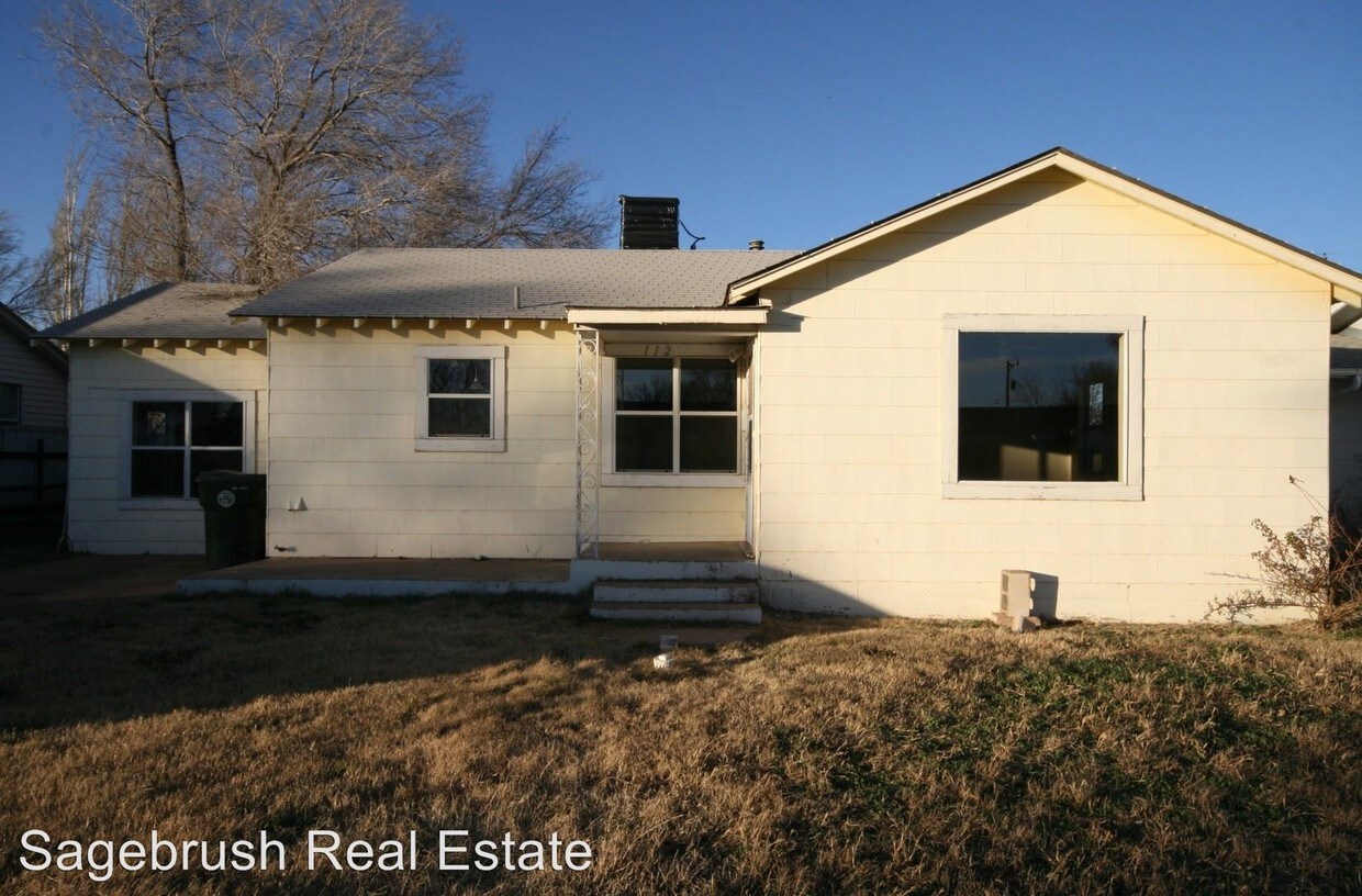 Primary Photo - 3 br, 1.5 bath House - 112 E. Manana Blvd.