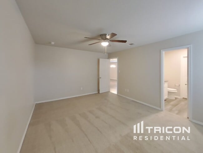 Building Photo - 6526 Beehive Dr