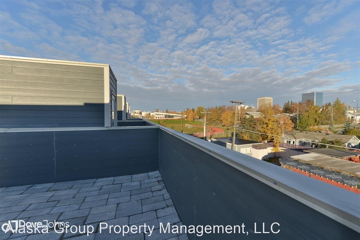 Foto principal - 2 br, 1.5 bath House - 233 W 13th Ave