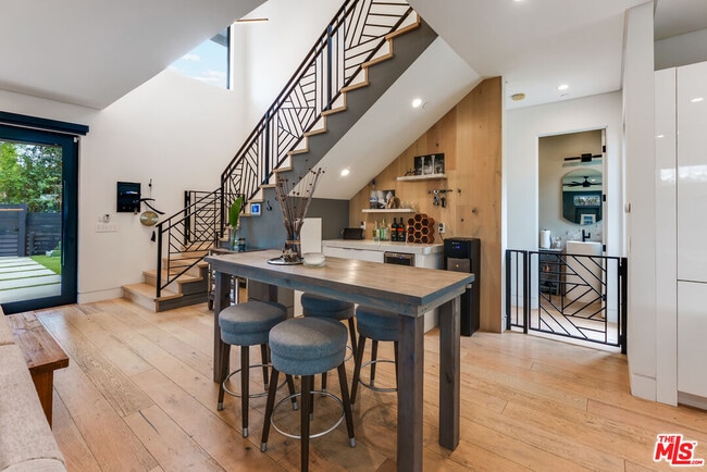 Foto del edificio - 18589 Linnet St