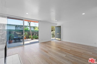 Building Photo - 122 Buccaneer St