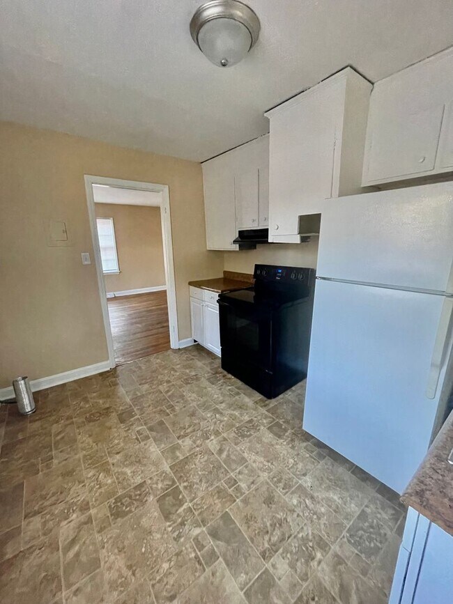 Building Photo - Terrybrook1930