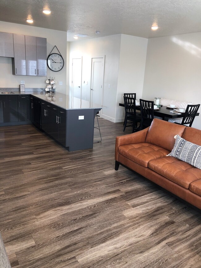 Foto del edificio - Majestic Properties at Midvale Station