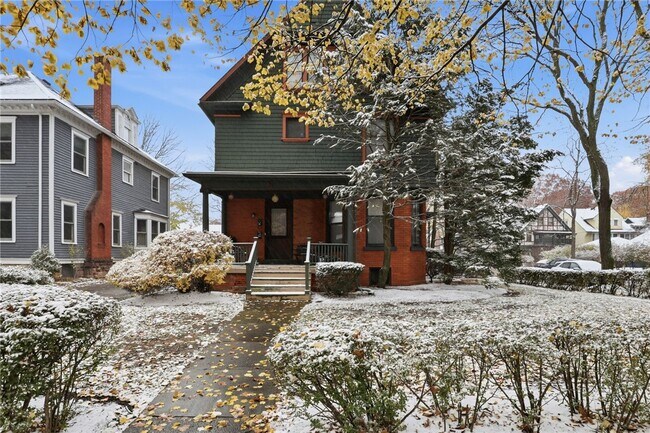 Foto del edificio - 98 Barrington St