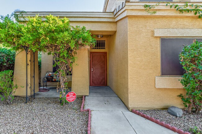 Foto del edificio - 8305 W Pioneer St