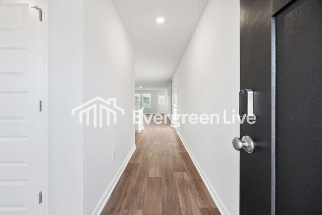 Building Photo - 1606 King Oaks Lp