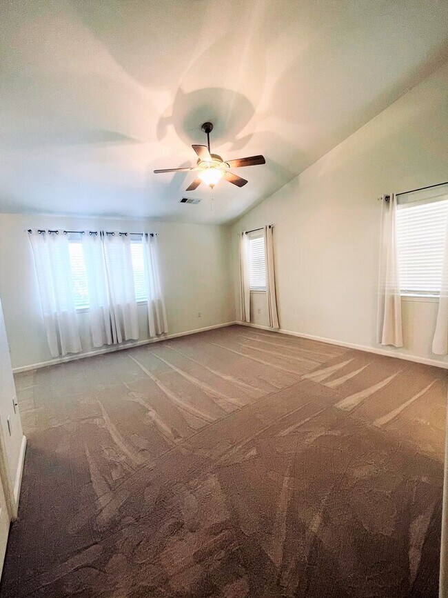 Foto del edificio - Live in Desirable Shasta Hills Estates!! 55+ Community