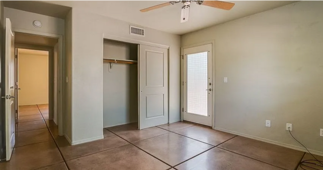 Building Photo - Spacious 3BR/2BA Upstairs Residence in Tucson 85719 | 1,225 SQFT & Airy Kitchen