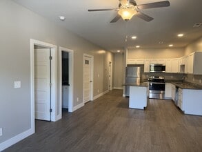 Building Photo - 783 N St Paul St