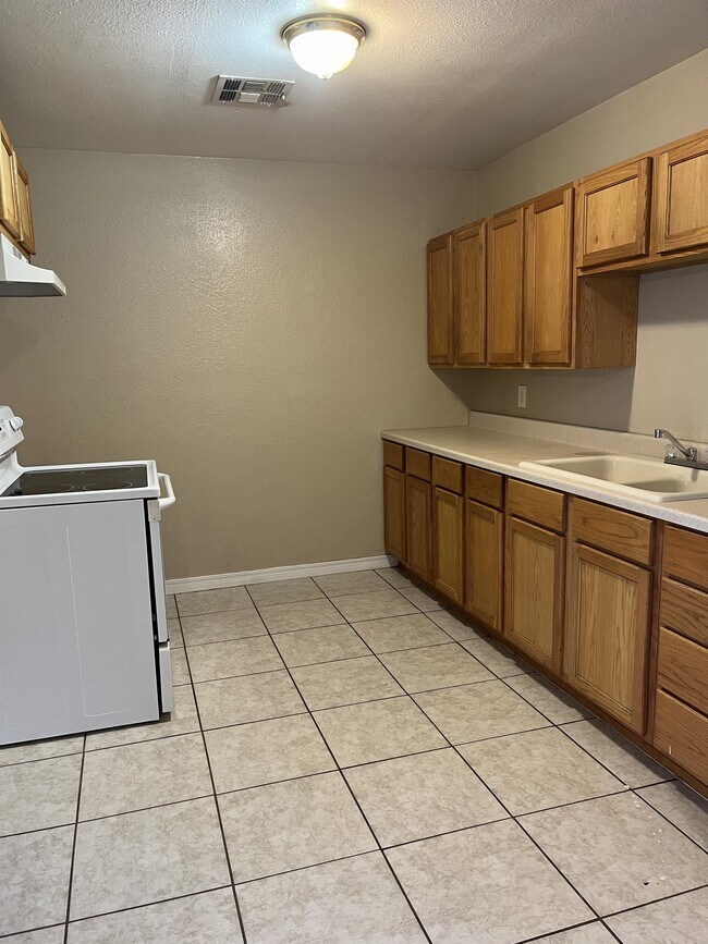 Foto del edificio - 218 E 14th St