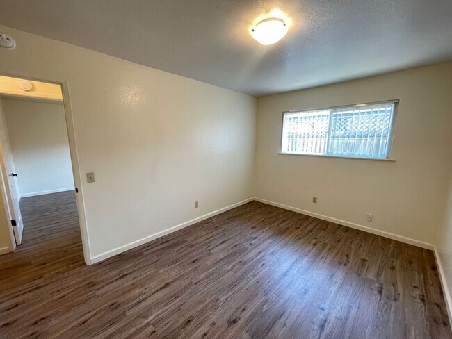 Foto del edificio - 670-690 Front St