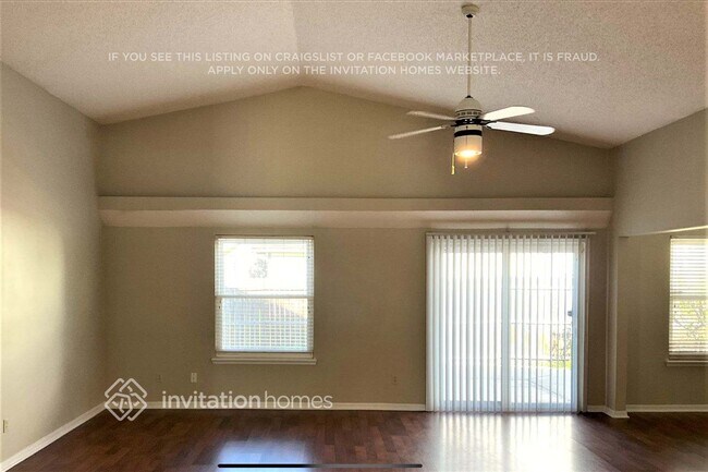 Foto del edificio - 8488 Branchwater Dr