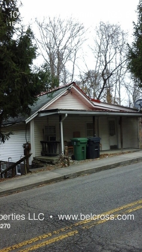Primary Photo - 1023 College Ave