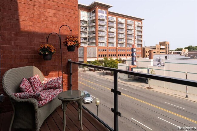 Foto del edificio - 111 N Main St