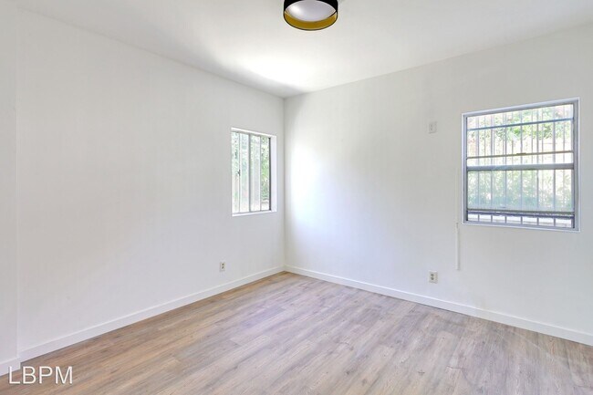 Building Photo - 957-961 N Vendome St