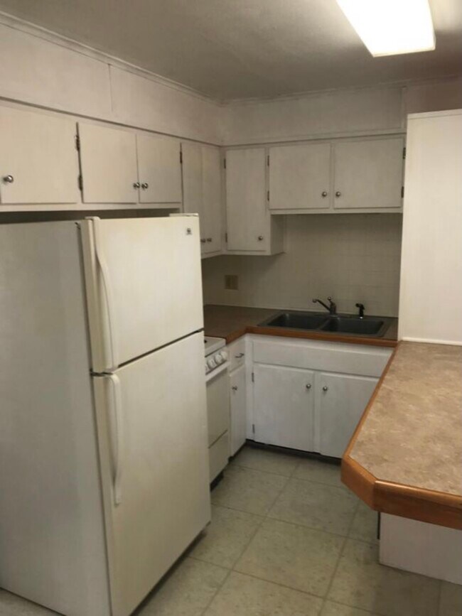 Foto del edificio - 121 Middle Ave