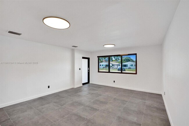 Foto del edificio - 2257 NE 173rd St