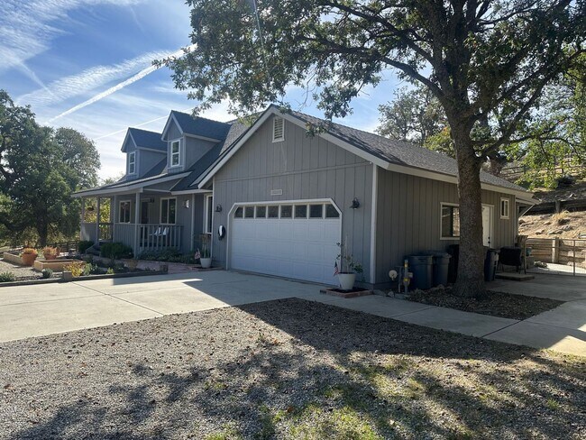 Foto del edificio - 25908 Bear Valley Rd