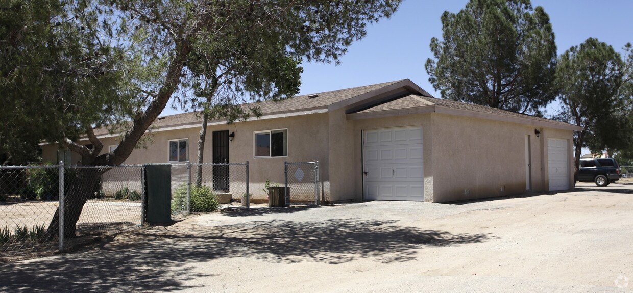 Foto principal - 15250 Sequoia Ave