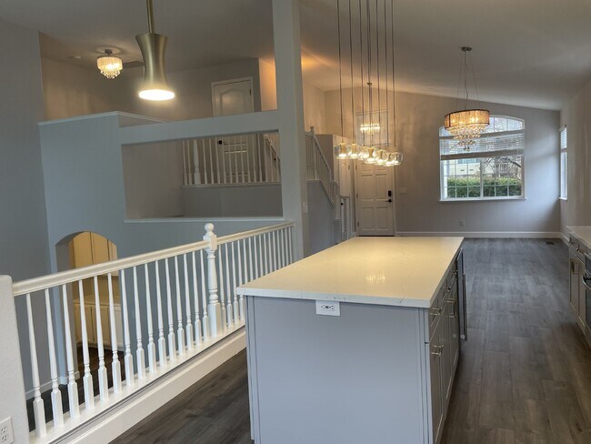Building Photo - "Beautiful and Open 3-Bedroom Home with Up...