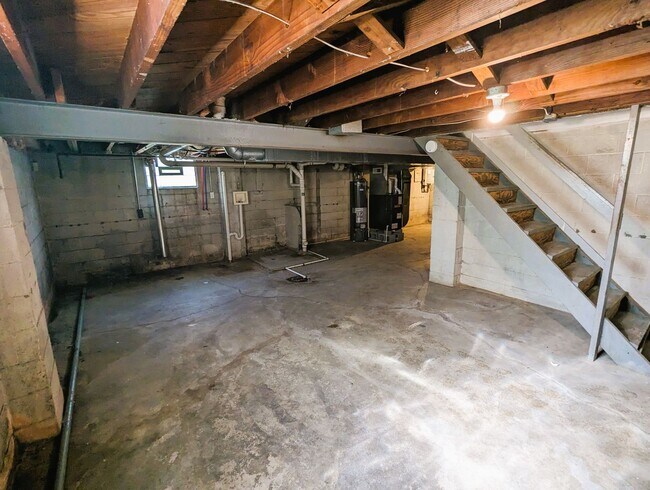 Building Photo - 1280 Henkel Dr