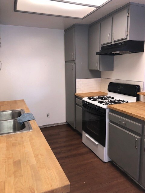 Foto del edificio - 7515 Winnetka Ave