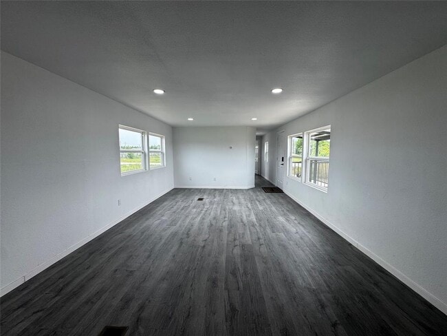 Building Photo - 662 Rd 5606