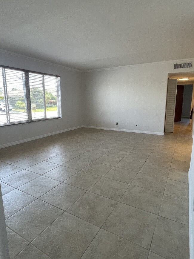 Living room - 2020 NE 56th St