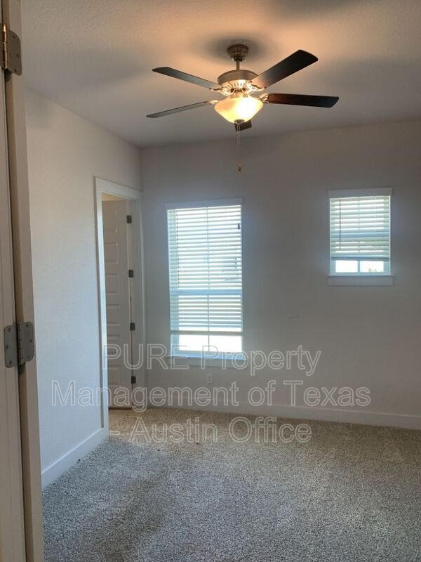 Building Photo - 201 Northcrest Dr
